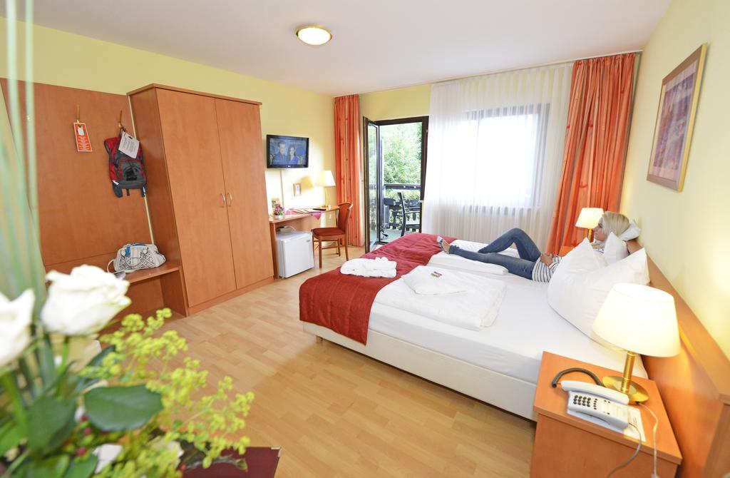 Hotel Die Kleine Blume Erfweiler Buitenkant foto