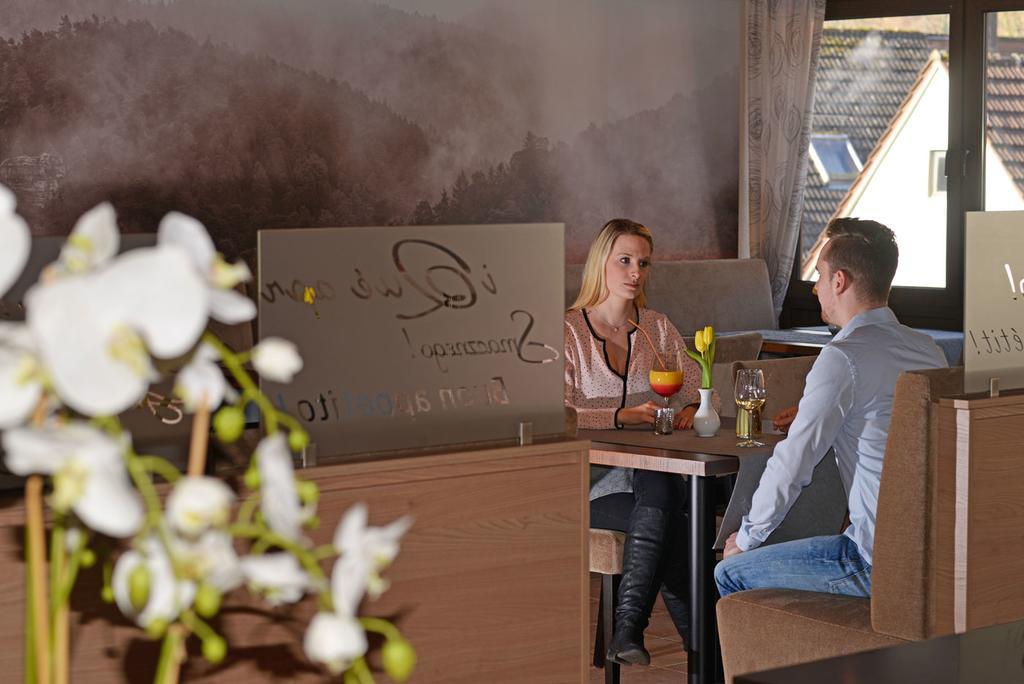Hotel Die Kleine Blume Erfweiler Buitenkant foto