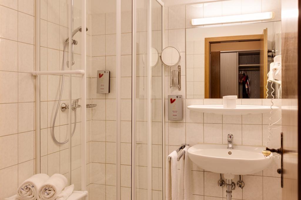Hotel Die Kleine Blume Erfweiler Buitenkant foto