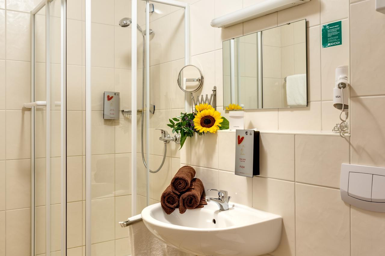 Hotel Die Kleine Blume Erfweiler Buitenkant foto